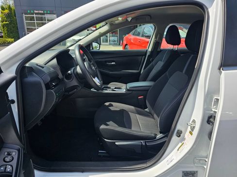Used 2024 Nissan Sentra SV FWD image 17