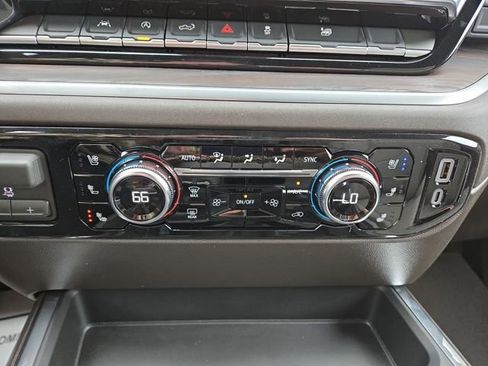 New 2026 GMC Sierra 1500 SLT image 25