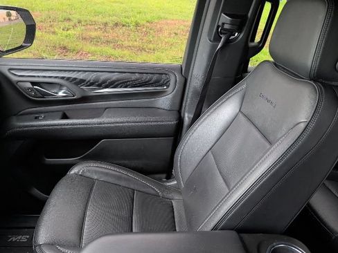 Used 2023 GMC Yukon Denali AWD/4WD image 22