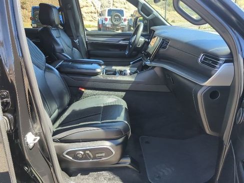 Certified 2023 Jeep Wagoneer L Series II image 19