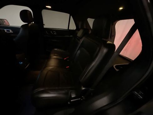 Used 2017 Ford Explorer Platinum image 23