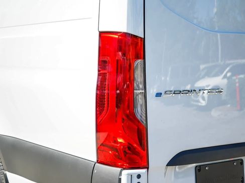 New 2024 Mercedes-Benz eSprinter 170 Cargo image 7