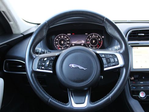 Used 2020 Jaguar F-PACE Prestige AWD/4WD image 27