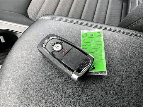 Used 2023 Ford Edge SE AWD/4WD image 12