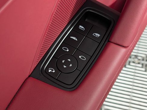 Used 2025 Porsche 911 Carrera S RWD image 25