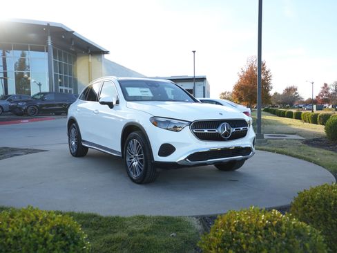 New 2026 Mercedes-Benz GLC 300 4MATIC image 9