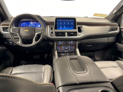 Used 2024 Chevrolet Suburban Premier RWD image 17