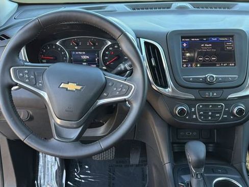Used 2022 Chevrolet Equinox LT FWD image 10