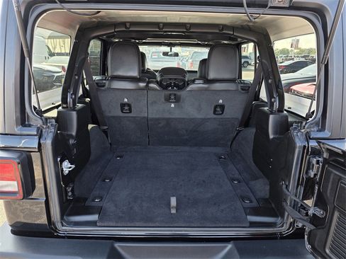 Used 2023 Jeep Wrangler Unlimited Sport image 18