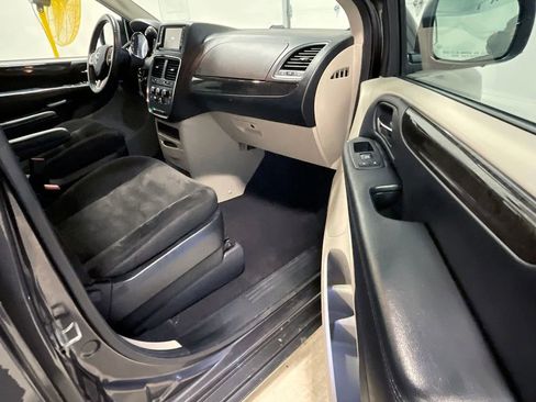 Used 2017 Dodge Grand Caravan SE w/ Power Window Group image 25