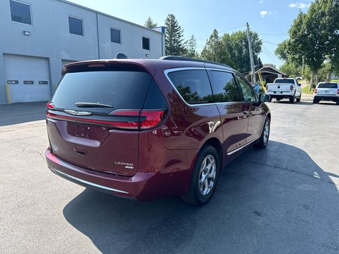 Used 2023 Chrysler Pacifica Limited w/ Uconnect Theater Family Group AWD/4WD image 3