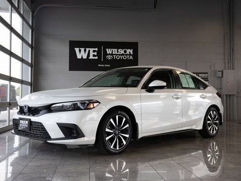 Used 2024 Honda Civic EX-L image 2