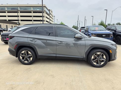 Used 2025 Hyundai Tucson SEL FWD image 5