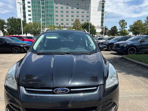 Used 2014 Ford Escape Titanium FWD image 2
