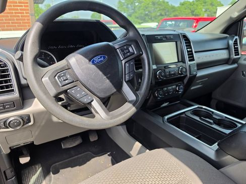 Used 2021 Ford F250 XLT w/ XLT Premium Package AWD/4WD image 4