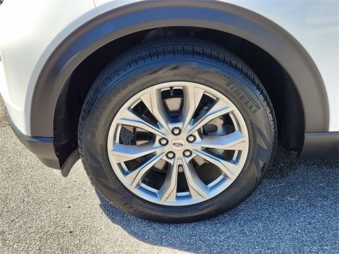 Used 2020 Ford Explorer XLT w/ Equipment Group 202A image 7