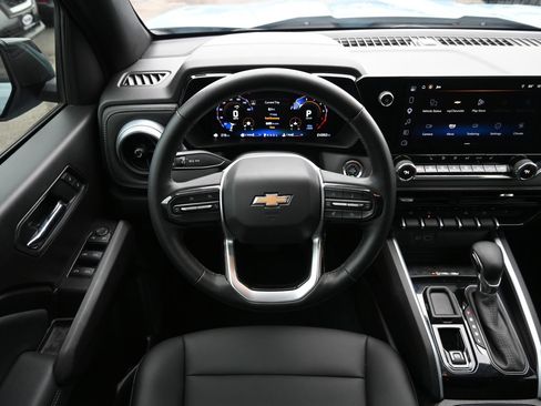 Used 2025 Chevrolet Colorado LT w/ LT Convenience Package RWD image 9