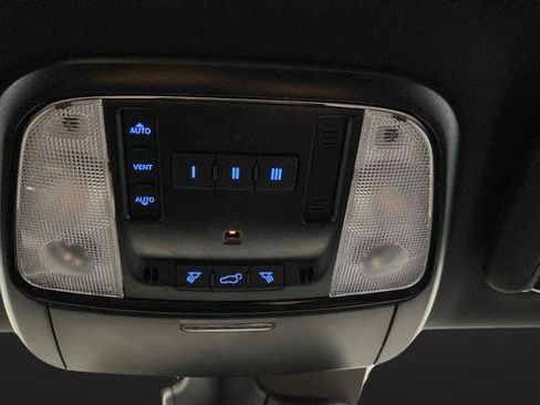 Used 2025 Dodge Durango R/T AWD/4WD image 37