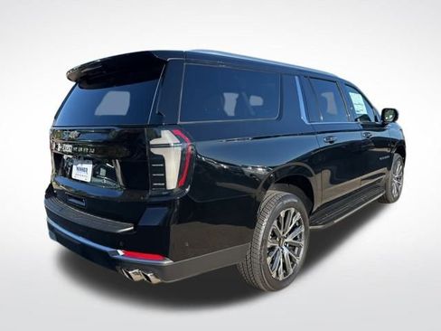 New 2026 Chevrolet Suburban High Country w/ Sun And Tow Package image 5