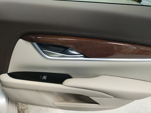 Used 2013 Cadillac XTS Premium image 14