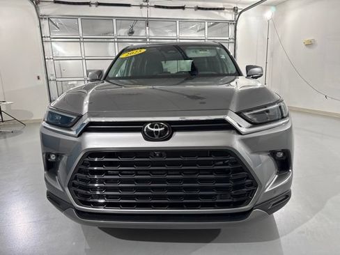 Used 2025 Toyota Grand Highlander AWD Hybrid image 2