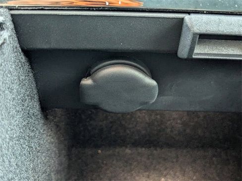 Used 2020 Tesla Model Y Performance image 30