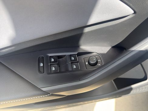 New 2026 Volkswagen Jetta SE FWD image 10