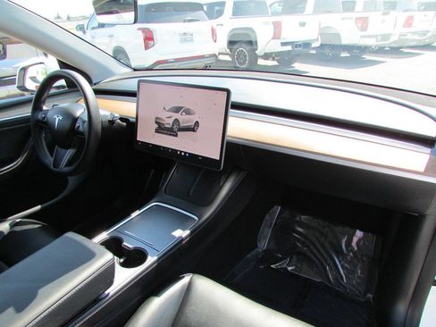Used 2023 Tesla Model Y Long Range AWD/4WD image 16