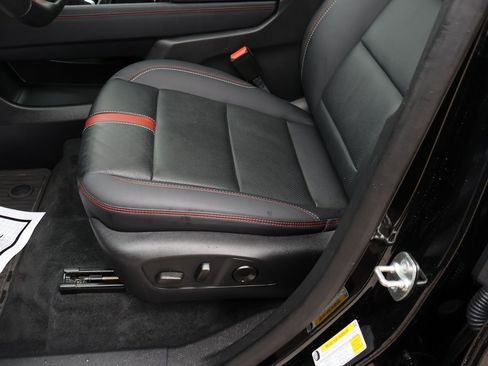 Certified 2024 Chevrolet Traverse RS image 43