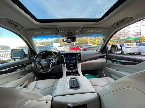 Used 2015 Cadillac Escalade ESV Premium image 24