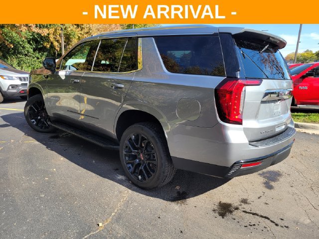 Used 2023 GMC Yukon SLE AWD/4WD image 5