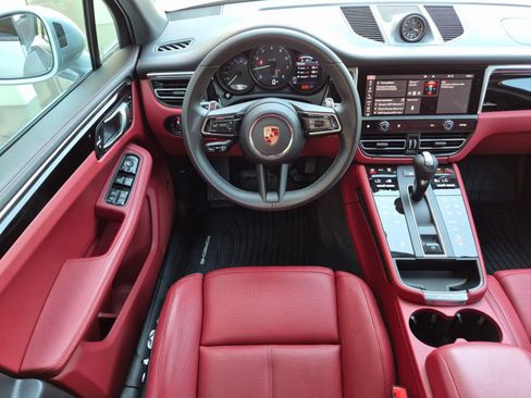 Certified 2026 Porsche Macan AWD/4WD image 15