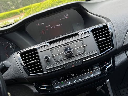 Used 2017 Honda Accord Sport image 21