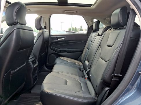 Used 2018 Ford Edge Titanium w/ Equipment Group 301A AWD/4WD image 12