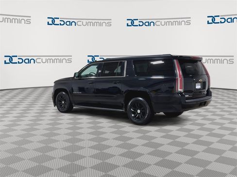 Used 2016 Chevrolet Suburban LS image 6