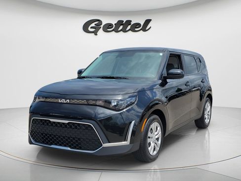 Used 2025 Kia Soul LX FWD image 1