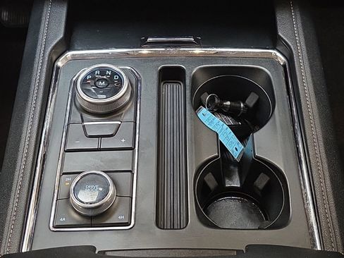 Used 2023 Ford Expedition Max XLT image 22