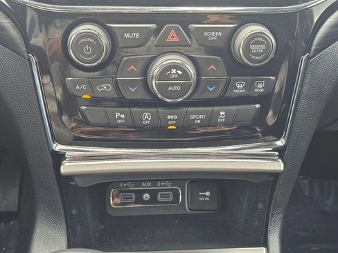 Used 2020 Jeep Grand Cherokee Altitude AWD/4WD image 17