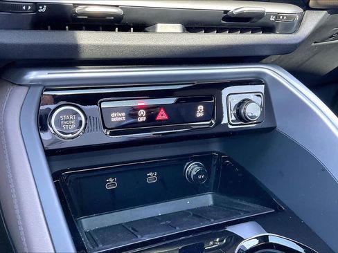 Certified 2025 Audi Q5 Premium w/ Convenience Package image 30