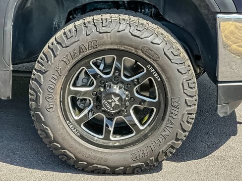 Used 2022 GMC Sierra 2500 SLE w/ X31 Off-Road Package AWD/4WD image 33
