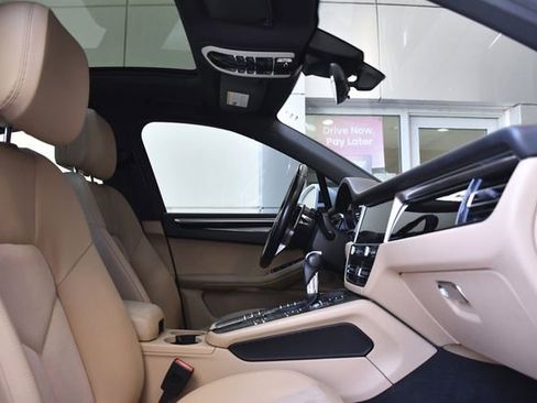 Used 2019 Porsche Macan AWD/4WD image 28