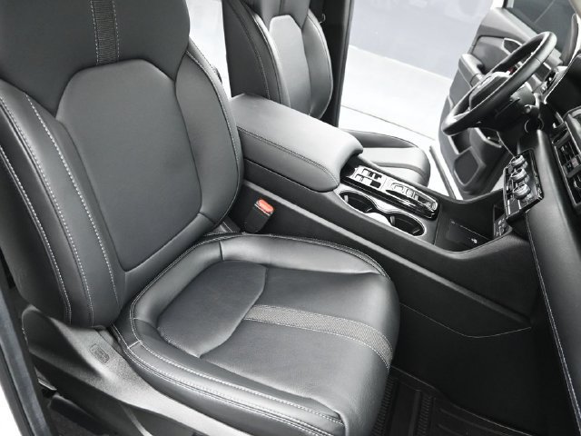 Certified 2025 Honda Pilot Touring image 27