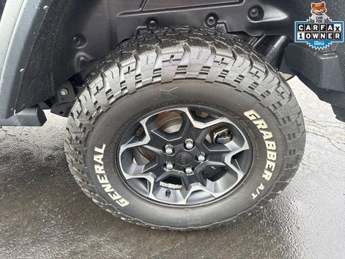 Used 2023 Jeep Wrangler Unlimited Rubicon w/ Cold Weather Group image 32