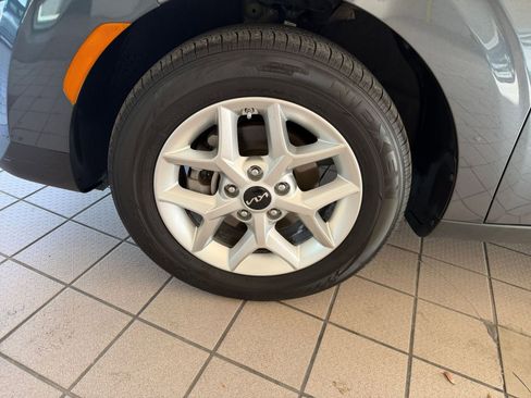 Used 2025 Kia Soul LX w/ LX Technology Package image 24