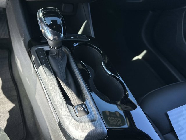 Certified 2025 Buick Envista Sport Touring FWD image 14