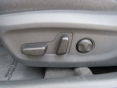 Used 2022 Hyundai Ioniq SE image 15