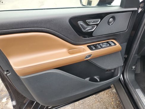 Certified 2024 Lincoln Aviator Reserve w/ Equipment Group 201A image 10