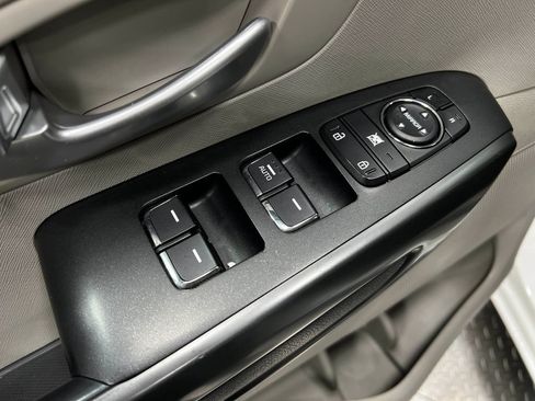 Used 2020 Kia Sedona EX FWD image 15
