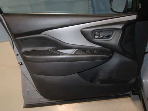 Used 2024 Nissan Murano SV w/ SV Midnight Edition Package image 5