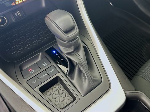 Certified 2025 Toyota RAV4 LE FWD image 20